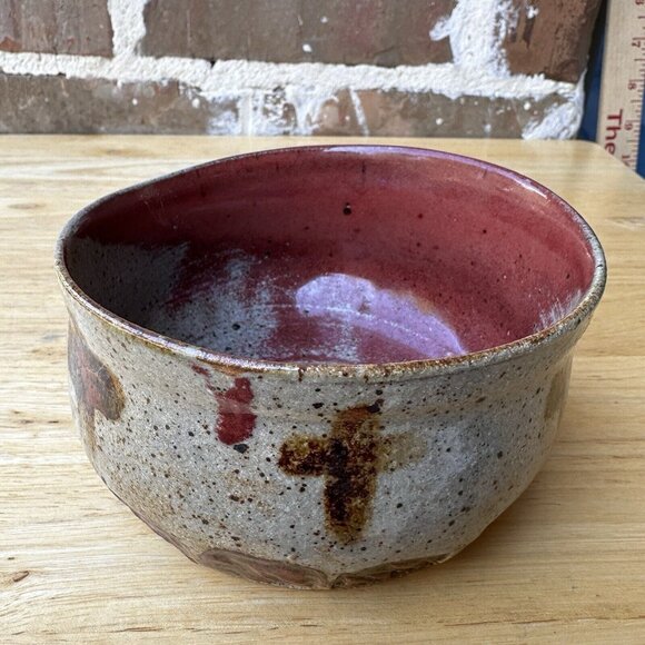 Empty Bowls‎ Art Pottery Bowl Red Beige Cross Motif Speckled 4.5" x 2.75" Signed - Picture 6 of 13